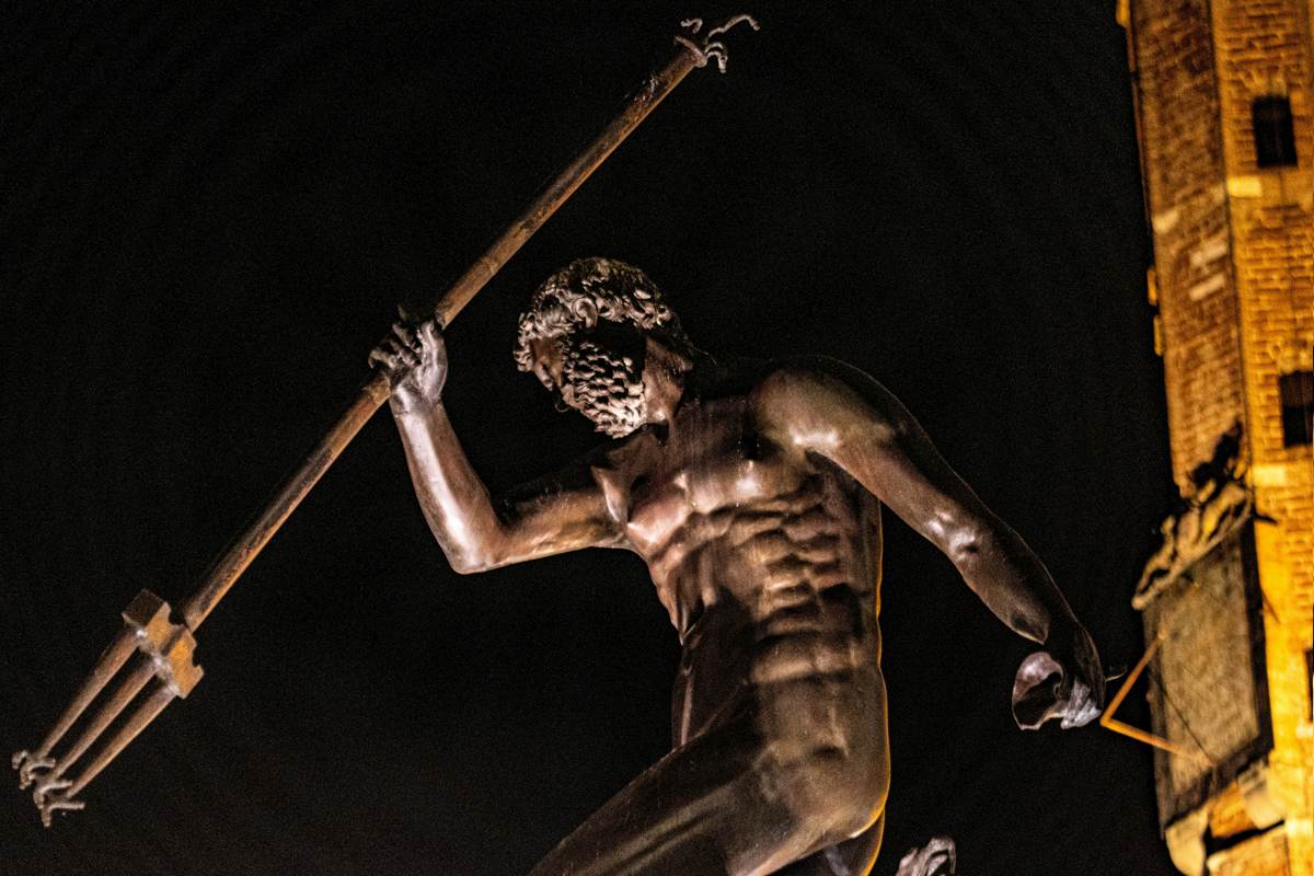 Neptunbrunnen Danzig bei Nacht